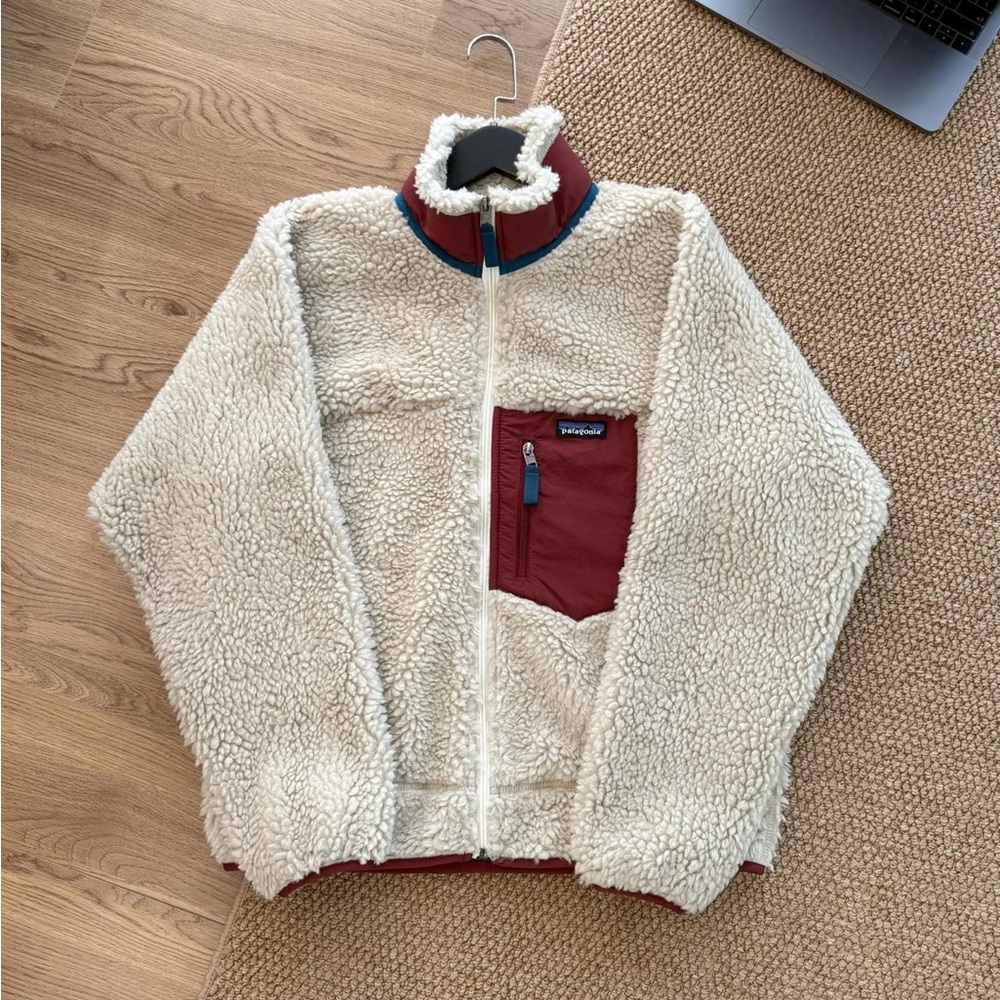 Patagonia Cream Fleece Jacket with Burgundy Pocket